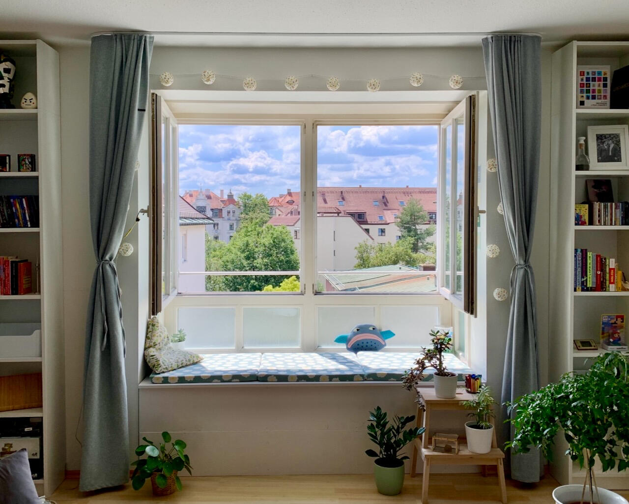 costum built window bench